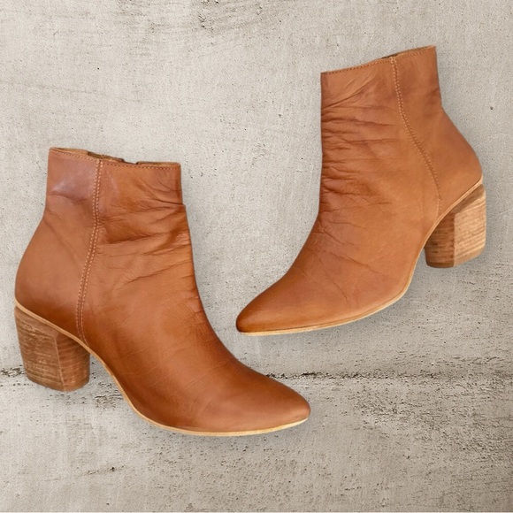 Miz Mooz Ashton brown leather pointy toe Chelsea heeled ankle bootie size 41 - Picture 1 of 13